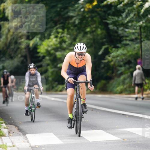 14.09.2025 - Stadtparktriathlon Michael Burmester http://msf.ph/oto/8912582 14.09.2025 11:39:48 Radfahren 929, 957, 964, 1063, 1067, 1095, 1108 meine-sportfotos.de