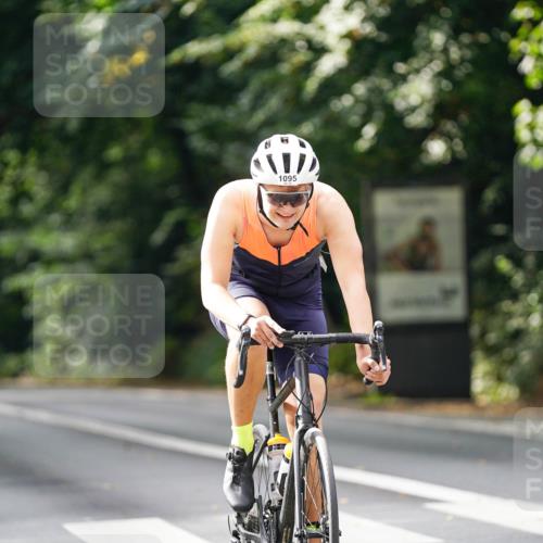 14.09.2025 - Stadtparktriathlon Michael Burmester http://msf.ph/oto/8912584 14.09.2025 11:39:49 Radfahren 929, 957, 964, 1063, 1067, 1095, 1108 meine-sportfotos.de