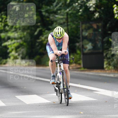 14.09.2025 - Stadtparktriathlon Michael Burmester http://msf.ph/oto/8912596 14.09.2025 11:39:57 Radfahren 822, 929, 945, 957, 964, 1056, 1060, 1067 meine-sportfotos.de