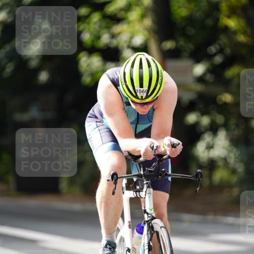 14.09.2025 - Stadtparktriathlon Michael Burmester http://msf.ph/oto/8912597 14.09.2025 11:39:58 Radfahren 822, 929, 945, 957, 1056, 1060, 1067 meine-sportfotos.de