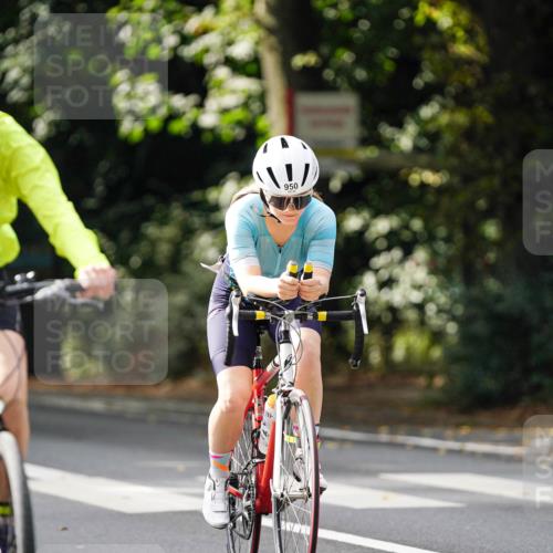 14.09.2025 - Stadtparktriathlon Michael Burmester http://msf.ph/oto/8912625 14.09.2025 11:40:38 Radfahren 857, 950, 966, 967, 1007, 1089, 1116 meine-sportfotos.de