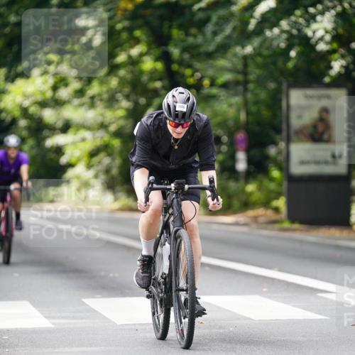 14.09.2025 - Stadtparktriathlon Michael Burmester http://msf.ph/oto/8912631 14.09.2025 11:40:44 Radfahren 857, 948, 950, 966, 967, 978, 1007, 1036, 1089, 1116 meine-sportfotos.de