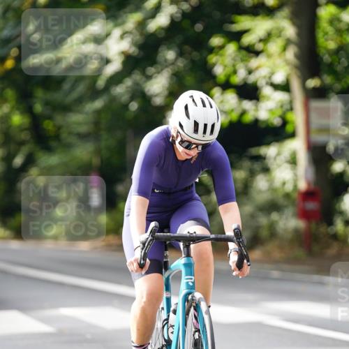 14.09.2025 - Stadtparktriathlon Michael Burmester http://msf.ph/oto/8912641 14.09.2025 11:40:54 Radfahren 958, 978, 1006, 1036, 1071, 1098 meine-sportfotos.de
