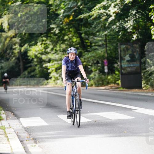 14.09.2025 - Stadtparktriathlon Michael Burmester http://msf.ph/oto/8912649 14.09.2025 11:41:03 Radfahren 992, 1022, 1071, 1098 meine-sportfotos.de
