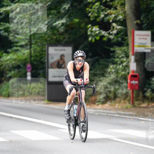 14.09.2025 - Stadtparktriathlon Michael Burmester http://msf.ph/oto/8912669 14.09.2025 11:41:38 Radfahren 930, 986, 1050, 1079 meine-sportfotos.de