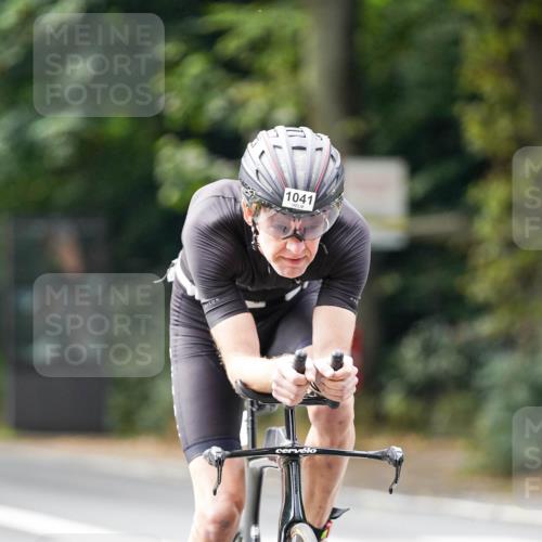 14.09.2025 - Stadtparktriathlon Michael Burmester http://msf.ph/oto/8912675 14.09.2025 11:41:49 Radfahren 974, 1041, 1050 meine-sportfotos.de