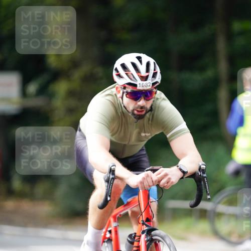 14.09.2025 - Stadtparktriathlon Michael Burmester http://msf.ph/oto/8912690 14.09.2025 11:42:06 Radfahren 936, 980, 1061, 1082, 1121 meine-sportfotos.de