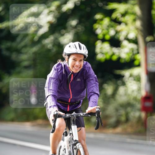 14.09.2025 - Stadtparktriathlon Michael Burmester http://msf.ph/oto/8912709 14.09.2025 11:42:30 Radfahren 934, 962, 979, 993, 1011, 1012, 1023, 1066, 1076, 1092 meine-sportfotos.de