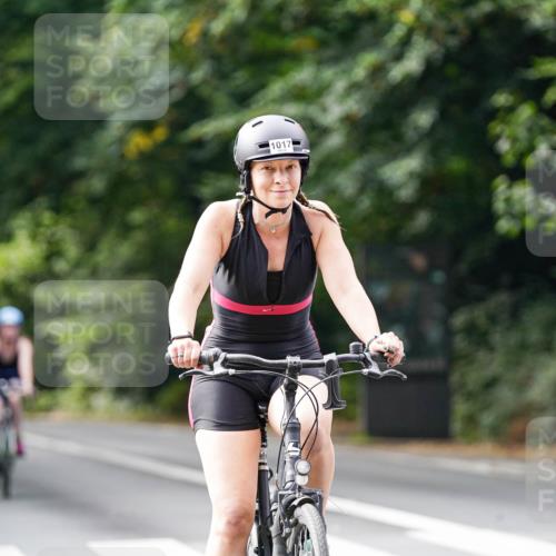 14.09.2025 - Stadtparktriathlon Michael Burmester http://msf.ph/oto/8912725 14.09.2025 11:42:44 Radfahren 926, 997, 1000, 1005, 1017, 1072, 1075, 1094, 1103, 1113 meine-sportfotos.de