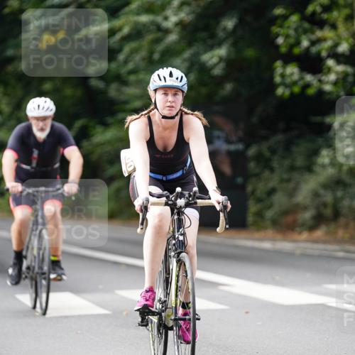 14.09.2025 - Stadtparktriathlon Michael Burmester http://msf.ph/oto/8912729 14.09.2025 11:42:46 Radfahren 824, 926, 990, 1000, 1005, 1017, 1072, 1075, 1094, 1103, 1113 meine-sportfotos.de