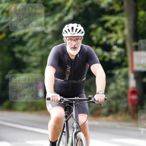 14.09.2025 - Stadtparktriathlon Michael Burmester http://msf.ph/oto/8912732 14.09.2025 11:42:48 Radfahren 824, 926, 990, 1000, 1017, 1029, 1072, 1075, 1094, 1113 meine-sportfotos.de
