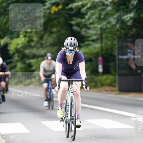 14.09.2025 - Stadtparktriathlon Michael Burmester http://msf.ph/oto/8912733 14.09.2025 11:42:50 Radfahren 824, 926, 990, 1000, 1017, 1029, 1072, 1075, 1094 meine-sportfotos.de