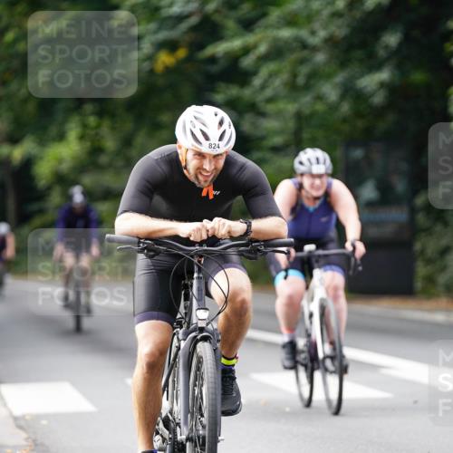 14.09.2025 - Stadtparktriathlon Michael Burmester http://msf.ph/oto/8912738 14.09.2025 11:42:53 Radfahren 824, 926, 941, 990, 1000, 1029, 1055, 1075, 1094, 1119 meine-sportfotos.de