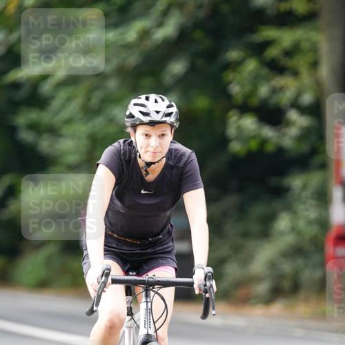 14.09.2025 - Stadtparktriathlon Michael Burmester http://msf.ph/oto/8912763 14.09.2025 11:43:25 Radfahren 961, 985, 1077, 1117 meine-sportfotos.de
