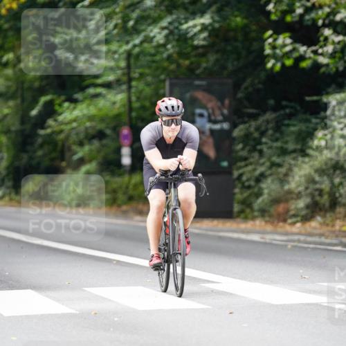 14.09.2025 - Stadtparktriathlon Michael Burmester http://msf.ph/oto/8912776 14.09.2025 11:43:46 Radfahren 932, 1081, 1097, 1112 meine-sportfotos.de