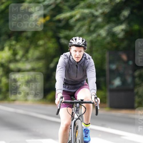 14.09.2025 - Stadtparktriathlon Michael Burmester http://msf.ph/oto/8912777 14.09.2025 11:43:47 Radfahren 932, 1081, 1097, 1112 meine-sportfotos.de
