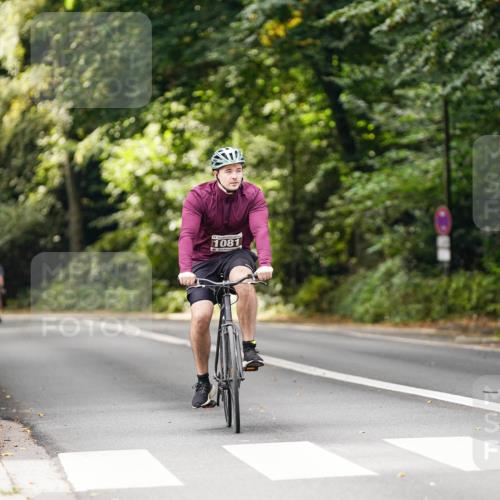 14.09.2025 - Stadtparktriathlon Michael Burmester http://msf.ph/oto/8912778 14.09.2025 11:43:50 Radfahren 932, 1081, 1097, 1112 meine-sportfotos.de