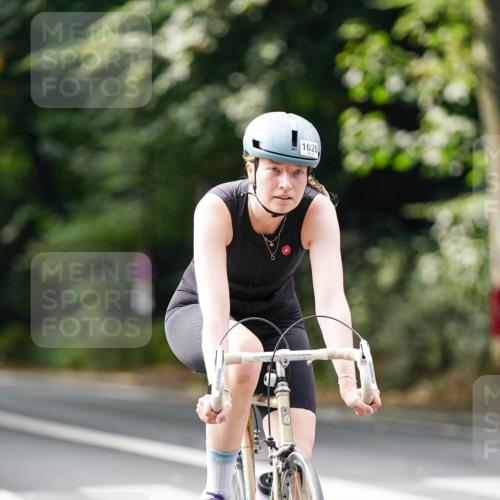 14.09.2025 - Stadtparktriathlon Michael Burmester http://msf.ph/oto/8912786 14.09.2025 11:44:01 Radfahren 1020, 1027, 1083, 1101 meine-sportfotos.de