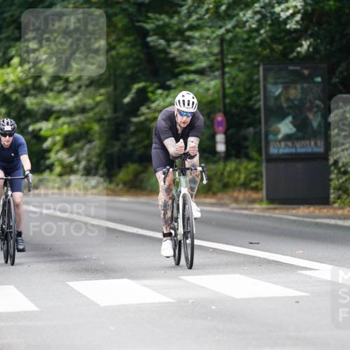 14.09.2025 - Stadtparktriathlon Michael Burmester http://msf.ph/oto/8912787 14.09.2025 11:44:07 Radfahren 925, 996, 1020, 1027, 1083, 1101 meine-sportfotos.de