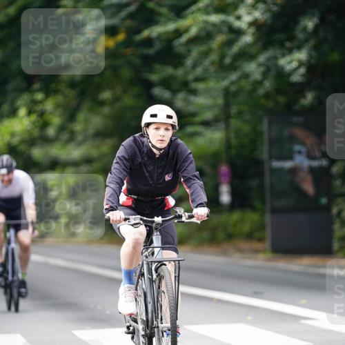 14.09.2025 - Stadtparktriathlon Michael Burmester http://msf.ph/oto/8912794 14.09.2025 11:44:13 Radfahren 925, 996, 1027, 1115 meine-sportfotos.de