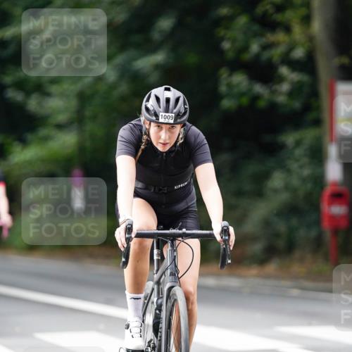14.09.2025 - Stadtparktriathlon Michael Burmester http://msf.ph/oto/8912809 14.09.2025 11:44:29 Radfahren 931, 944, 973, 982, 989, 1009, 1026, 1040, 1051, 1085 meine-sportfotos.de