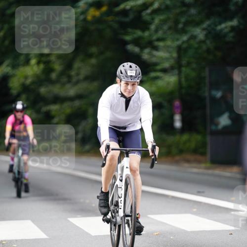 14.09.2025 - Stadtparktriathlon Michael Burmester http://msf.ph/oto/8912818 14.09.2025 11:44:35 Radfahren 931, 938, 944, 973, 982, 989, 995, 1009, 1051, 1085 meine-sportfotos.de