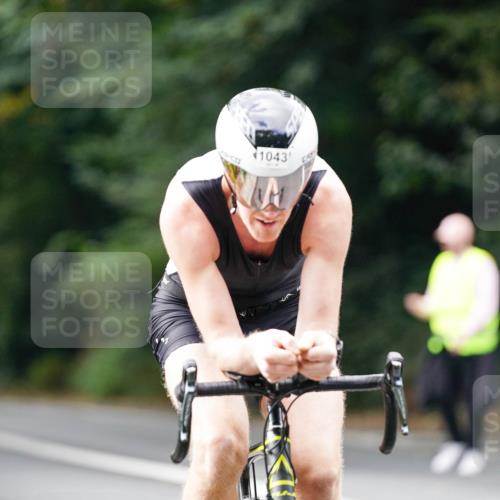 14.09.2025 - Stadtparktriathlon Michael Burmester http://msf.ph/oto/8912826 14.09.2025 11:44:45 Radfahren 995, 1018, 1043, 1080, 1102 meine-sportfotos.de