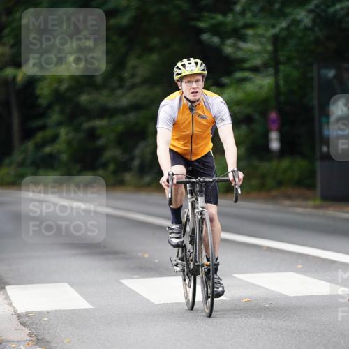 14.09.2025 - Stadtparktriathlon Michael Burmester http://msf.ph/oto/8912837 14.09.2025 11:44:58 Radfahren 987, 1048, 1107 meine-sportfotos.de