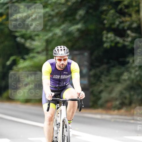 14.09.2025 - Stadtparktriathlon Michael Burmester http://msf.ph/oto/8912840 14.09.2025 11:45:11 Radfahren 1054 meine-sportfotos.de