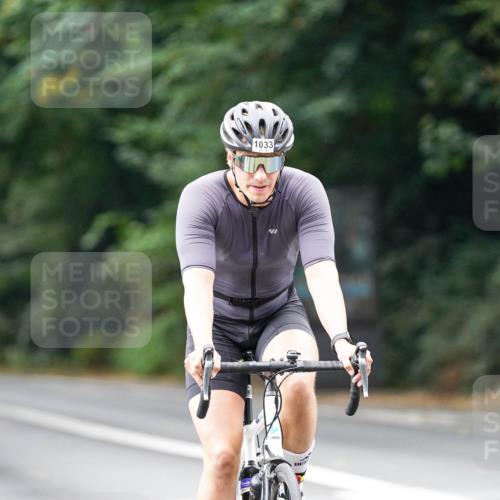 14.09.2025 - Stadtparktriathlon Michael Burmester http://msf.ph/oto/8912850 14.09.2025 11:45:29 Radfahren 963, 1033, 1039, 1064, 1078 meine-sportfotos.de