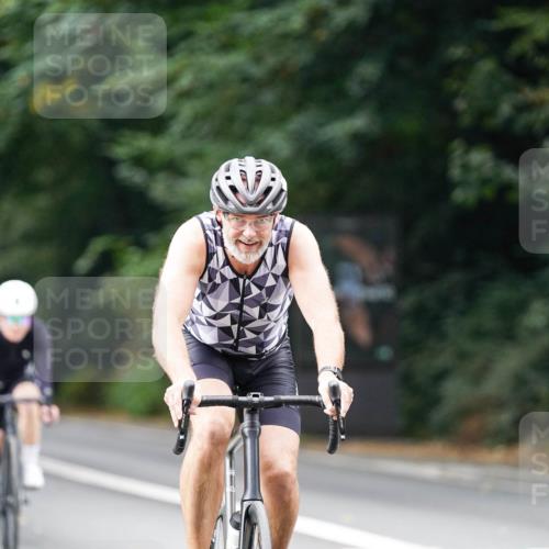 14.09.2025 - Stadtparktriathlon Michael Burmester http://msf.ph/oto/8912853 14.09.2025 11:45:34 Radfahren 963, 975, 981, 1033, 1064 meine-sportfotos.de