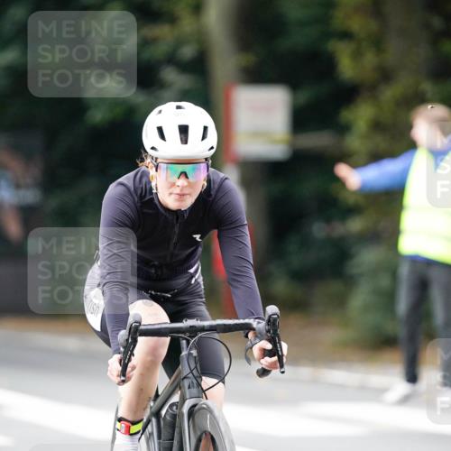 14.09.2025 - Stadtparktriathlon Michael Burmester http://msf.ph/oto/8912855 14.09.2025 11:45:35 Radfahren 963, 975, 981, 1033, 1064 meine-sportfotos.de