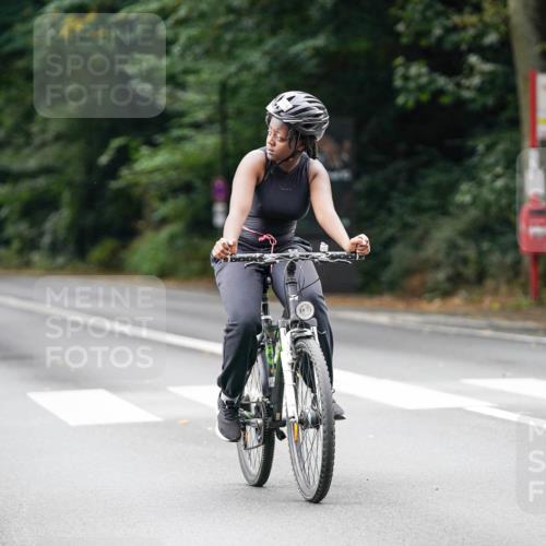 14.09.2025 - Stadtparktriathlon Michael Burmester http://msf.ph/oto/8912865 14.09.2025 11:46:00 Radfahren 837, 924, 1047 meine-sportfotos.de
