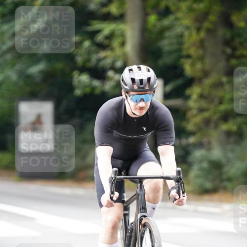 14.09.2025 - Stadtparktriathlon Michael Burmester http://msf.ph/oto/8912876 14.09.2025 11:46:17 Radfahren 943, 1046, 1067, 1086, 1096, 1099 meine-sportfotos.de