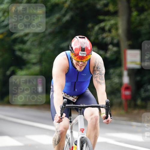14.09.2025 - Stadtparktriathlon Michael Burmester http://msf.ph/oto/8912878 14.09.2025 11:46:19 Radfahren 943, 1046, 1067, 1086, 1099 meine-sportfotos.de