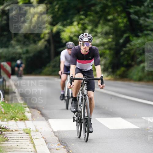 14.09.2025 - Stadtparktriathlon Michael Burmester http://msf.ph/oto/8912886 14.09.2025 11:46:27 Radfahren 943, 1062, 1065, 1086 meine-sportfotos.de