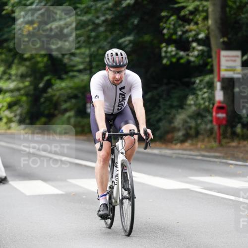 14.09.2025 - Stadtparktriathlon Michael Burmester http://msf.ph/oto/8912890 14.09.2025 11:46:29 Radfahren 943, 1062, 1065, 1086 meine-sportfotos.de