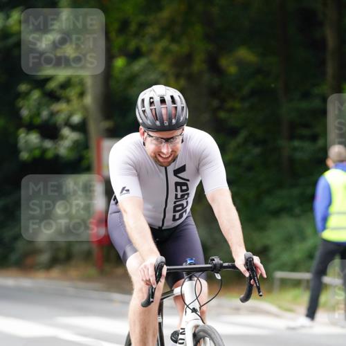 14.09.2025 - Stadtparktriathlon Michael Burmester http://msf.ph/oto/8912891 14.09.2025 11:46:30 Radfahren 943, 1031, 1062, 1065, 1086 meine-sportfotos.de