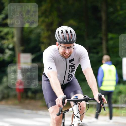 14.09.2025 - Stadtparktriathlon Michael Burmester http://msf.ph/oto/8912892 14.09.2025 11:46:30 Radfahren 943, 1031, 1062, 1065, 1086 meine-sportfotos.de