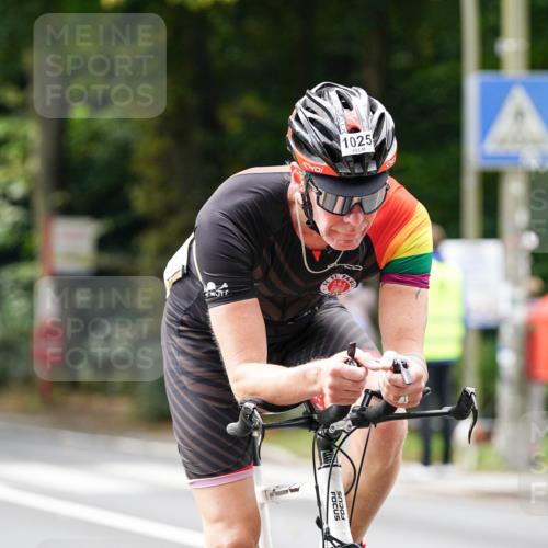 14.09.2025 - Stadtparktriathlon Michael Burmester http://msf.ph/oto/8912901 14.09.2025 11:46:44 Radfahren 939, 984, 1025, 1031, 1058, 1063, 1087 meine-sportfotos.de