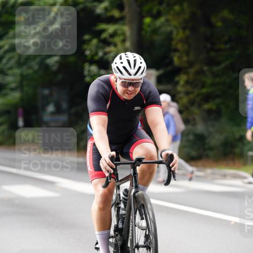 14.09.2025 - Stadtparktriathlon Michael Burmester http://msf.ph/oto/8912903 14.09.2025 11:46:49 Radfahren 984, 1025, 1063, 1087 meine-sportfotos.de