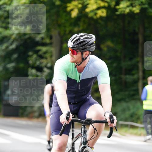 14.09.2025 - Stadtparktriathlon Michael Burmester http://msf.ph/oto/8912910 14.09.2025 11:47:03 Radfahren 937, 940, 955, 1060, 1069, 1073, 1091, 1110, 1120 meine-sportfotos.de