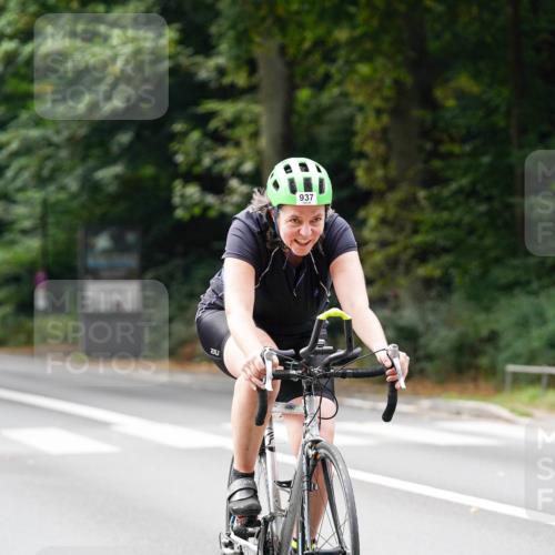 14.09.2025 - Stadtparktriathlon Michael Burmester http://msf.ph/oto/8912917 14.09.2025 11:47:08 Radfahren 937, 940, 998, 1060, 1069, 1073, 1091, 1110, 1120 meine-sportfotos.de