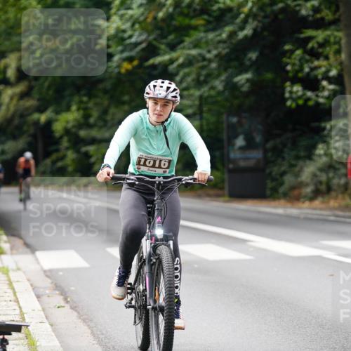 14.09.2025 - Stadtparktriathlon Michael Burmester http://msf.ph/oto/8912927 14.09.2025 11:47:16 Radfahren 998, 1016, 1036, 1060, 1091, 1095 meine-sportfotos.de