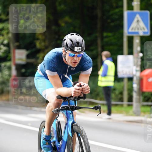 14.09.2025 - Stadtparktriathlon Michael Burmester http://msf.ph/oto/8912935 14.09.2025 11:47:25 Radfahren 1036, 1095, 1108 meine-sportfotos.de