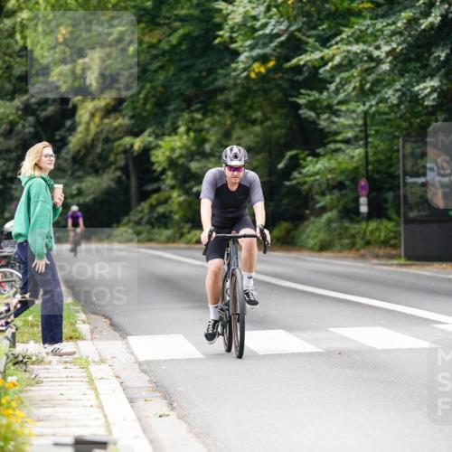 14.09.2025 - Stadtparktriathlon Michael Burmester http://msf.ph/oto/8912936 14.09.2025 11:47:28 Radfahren 1036, 1095, 1108 meine-sportfotos.de