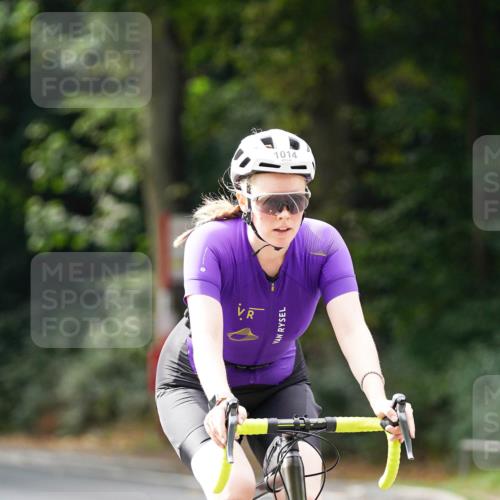 14.09.2025 - Stadtparktriathlon Michael Burmester http://msf.ph/oto/8912941 14.09.2025 11:47:39 Radfahren 1014 meine-sportfotos.de