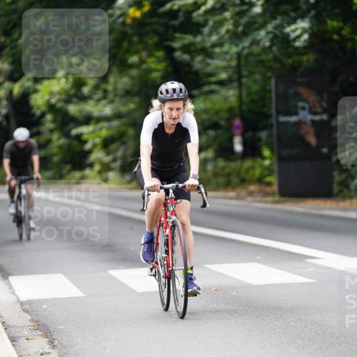 14.09.2025 - Stadtparktriathlon Michael Burmester http://msf.ph/oto/8912942 14.09.2025 11:47:52 Radfahren 949, 1056 meine-sportfotos.de