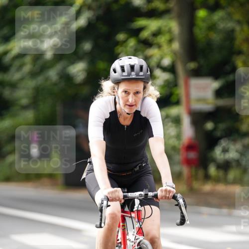 14.09.2025 - Stadtparktriathlon Michael Burmester http://msf.ph/oto/8912945 14.09.2025 11:47:53 Radfahren 949, 1049, 1056 meine-sportfotos.de