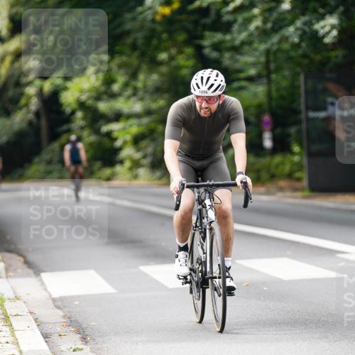 14.09.2025 - Stadtparktriathlon Michael Burmester http://msf.ph/oto/8912946 14.09.2025 11:47:54 Radfahren 949, 1049, 1056 meine-sportfotos.de